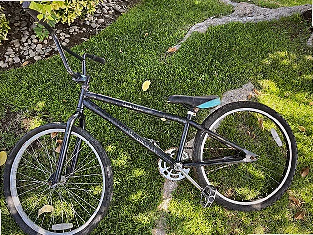 BMX Bike 24 in Frame 24 in Wheels Steel Spoke Wheels Black Used