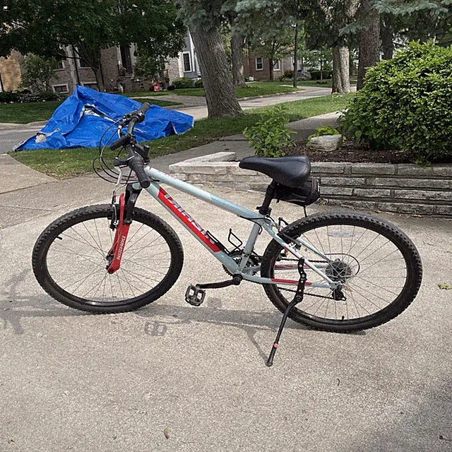 NISHIKI PUEBLO WITH A 14” EXTRA SMALL FRAME AND 26” TIRES!! Open To Offers